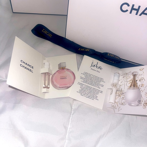 CHANEL White Gift Box & Shopping Bag Authentic. Two samples and Dior ribbon - Picture 3 of 8